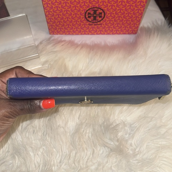100% Authen Saffiano Tory Burch Robinson Zip Around Wallet, Cobalt!!! GUC - Picture 10 of 17